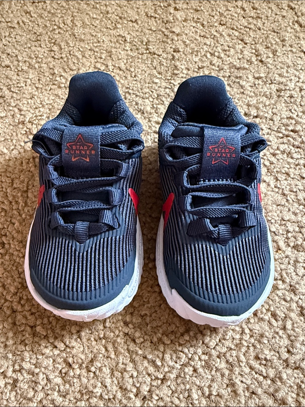 Nike Kids Navy and Red Star Runner Sneakers